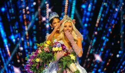 La danesa Victoria Kjaer tras ser coronada Miss Universo. 