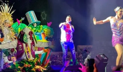 Elder Dayán con las Reinas Tatiana y Alexsandra