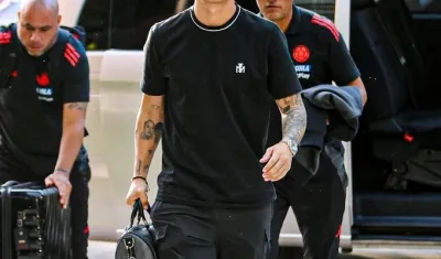 James Rodríguez en su llegada a la concentración.