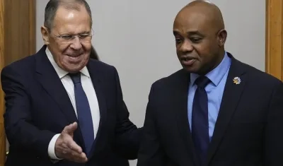 Serguéi Lavrov y Luis Gilberto Murillo.