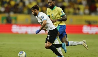 Aspecto del partido de este martes entre Brasil y Uruguay. 