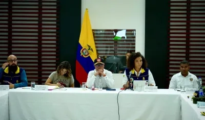 El Presidente Gustavo Petro en Puesto de Mando Unificado en Chocó, una de las zonas más afectadas.