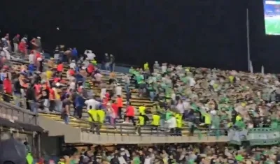 Riña registrada entre hinchas de Nacional y Junior a finales de septiembre de este año. 