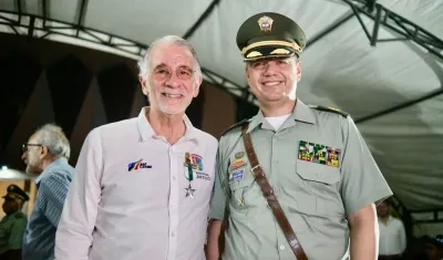 El Gobernador Eduardo Verano con el comandante de la Mebar, coronel Edwin Urrego.