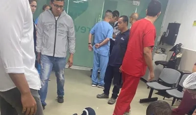 El vigilante fue atendido en primera instancia por médicos y enfermeras de la misma IPS. 