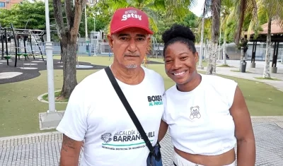 Angie Valdez con su primer entrenador, Luis Villarreal.