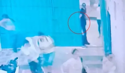 Momento del ataque a bala en el colegio.