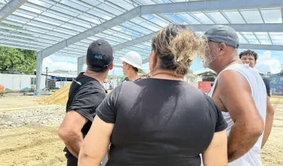 Alcalde Alejandro Char durante la inspección de obras en el mercado El Playón.