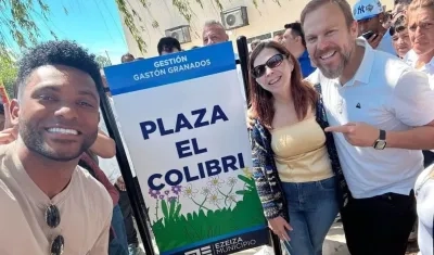Miguel Ángel  Borja junto al intendente de Ezeiza, Gastón Granados.