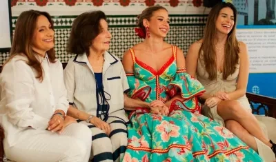 La soberana estuvo acompañada de su tía Maribel Fernández De Castro, su abuela Lucía Ruiz Armenta y su prima Cristina Felfle Fernández De Castro.