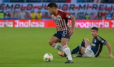 El argentino Nicolás Zalazar durante el partido contra Millonarios. 