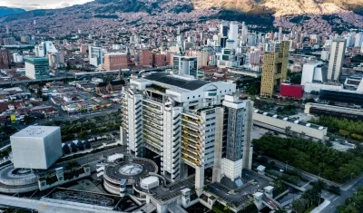 Edificio de EPM (centro) ubicado en Medellín. 