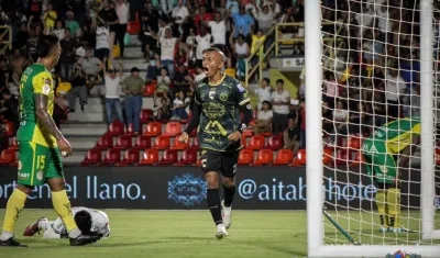 Néider Ospina celebra uno de sus goles ante Real Cartagena. 
