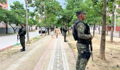 Patrullaje y acompañamiento de las autoridades en Las Gardenias.