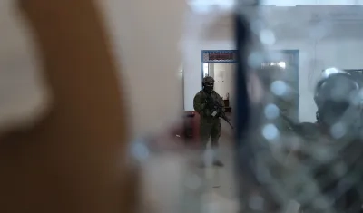 Militar custodia la cárcel.