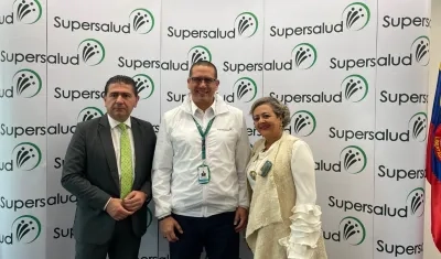 Juan Carlos Giraldo, director de Achc; Giovanny Rubiano, superintendente de Salud; Olga Zuluaga, directora Ejecutiva de Acesi.