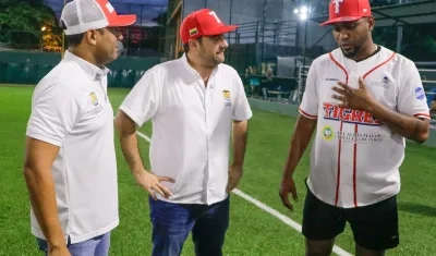 Julio Teherán acompañado del gobernador de Bolívar, Yamil Arana. 