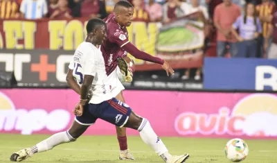 El remate de Jeison Lucumi que derivó en el gol en contra de Didier Moreno.