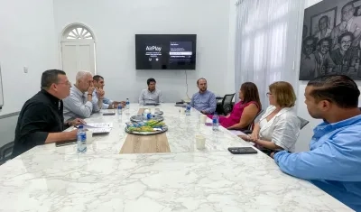 Reunión de gremios con personero distrital Miguel Alzate en la conformación de la veeduría.