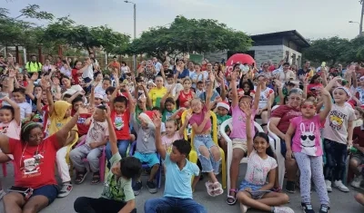 Con villancicos los niños disfrutaron de esta noche de novena.