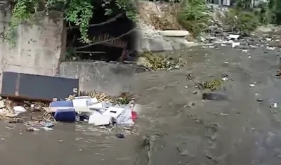 Arroyo en la Murillo, en el barrio Las Moras.