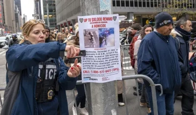 Cartel con el que buscaban a Luigi Mangione.