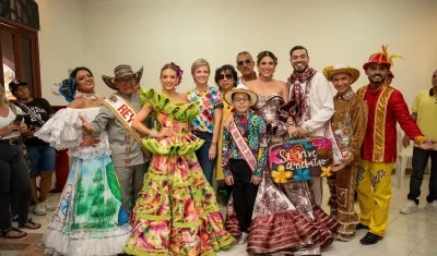 Celebración de los 45 años de la Asociación de Grupos Folclóricos de la 44.