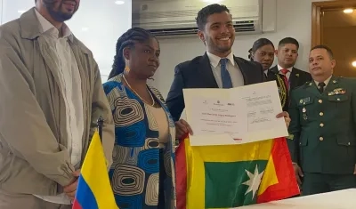 Tomó posesión ante la vicepresidente Francia Márquez y el viceministro de la Juventud, Pablo Mateo Zabala.