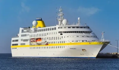 El MS Hamburg, de la línea alemana Plantours Kreuzfahrten. 