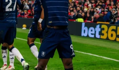 Jhon Durán celebrando su gol.