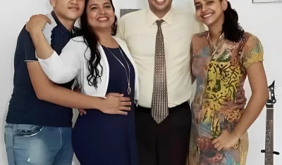 Santiago, Yurlay, Marlon y Ángela Lora Rincón.