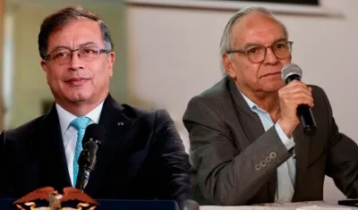 Presidente Gustavo Petro y el Ministro de Hacienda saliente Ricardo Bonilla.