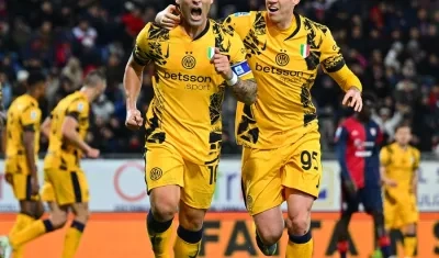 Lautaro Martínez celebrando su gol.
