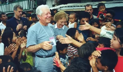 El expresidente Jimmy Carter en Indonesia, en 1999.  