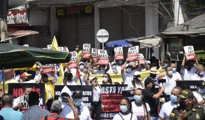 Los comerciantes no saben qué hacer contra la extorsión. En una ocasión protestaron en febrero del 2022.  