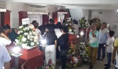 La velación de los pastores y su hija se realiza en la iglesia que ellos lideraban. 