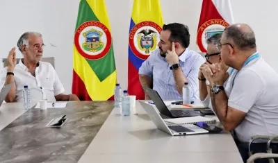 Mesa técnica entre Eduardo Verano y Edwin Palma.