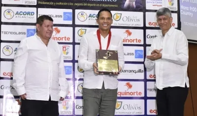 Carlos Bacca fue el Deportista del Año Acord Atlántico en 2023. 