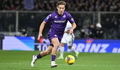 Edoardo Bove en el juego del Fiorentina contra Inter de Milán.