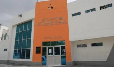 Fachada del Camino El Bosque.