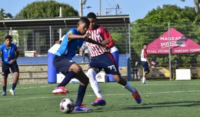 Acción de la final entre Junior y Academia de Crespo, en la categoría 2010. 