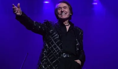 El artista continúa en observación. 