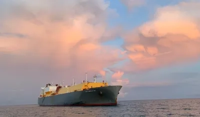 Barco en el que fue transportado el combustible. 