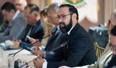 Andrés Camacho, Ministro de Minas y Energía, en la reunión en Panamá.