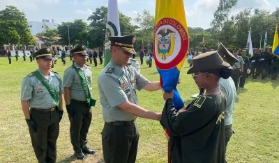 Ceremonia de graduación de 216 estudiantes.