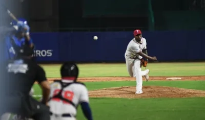 Julio Teherán trabajó cinco entradas en su debut con Tigres de Cartagena. 