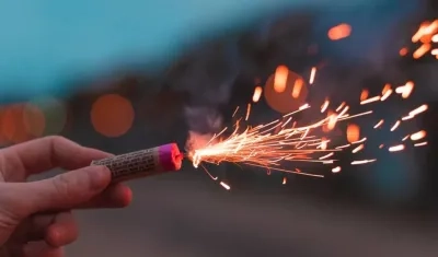 Imagen de referencia del uso de la pólvora. 