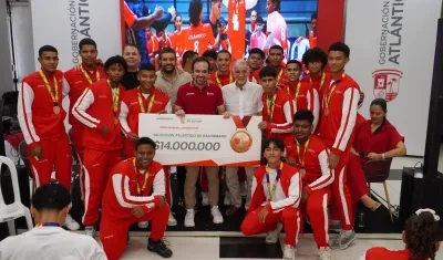 La selección de balonmano recibió 14 millones de pesos por ganar medalla de bronce.