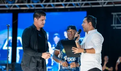  Elder Dayán y el diputado Carlos Alberto Daza durante el evento.