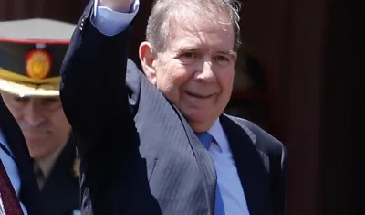 Edmundo González saludando a los venezolanos desde la Casa Rosada en Buenos Aires.